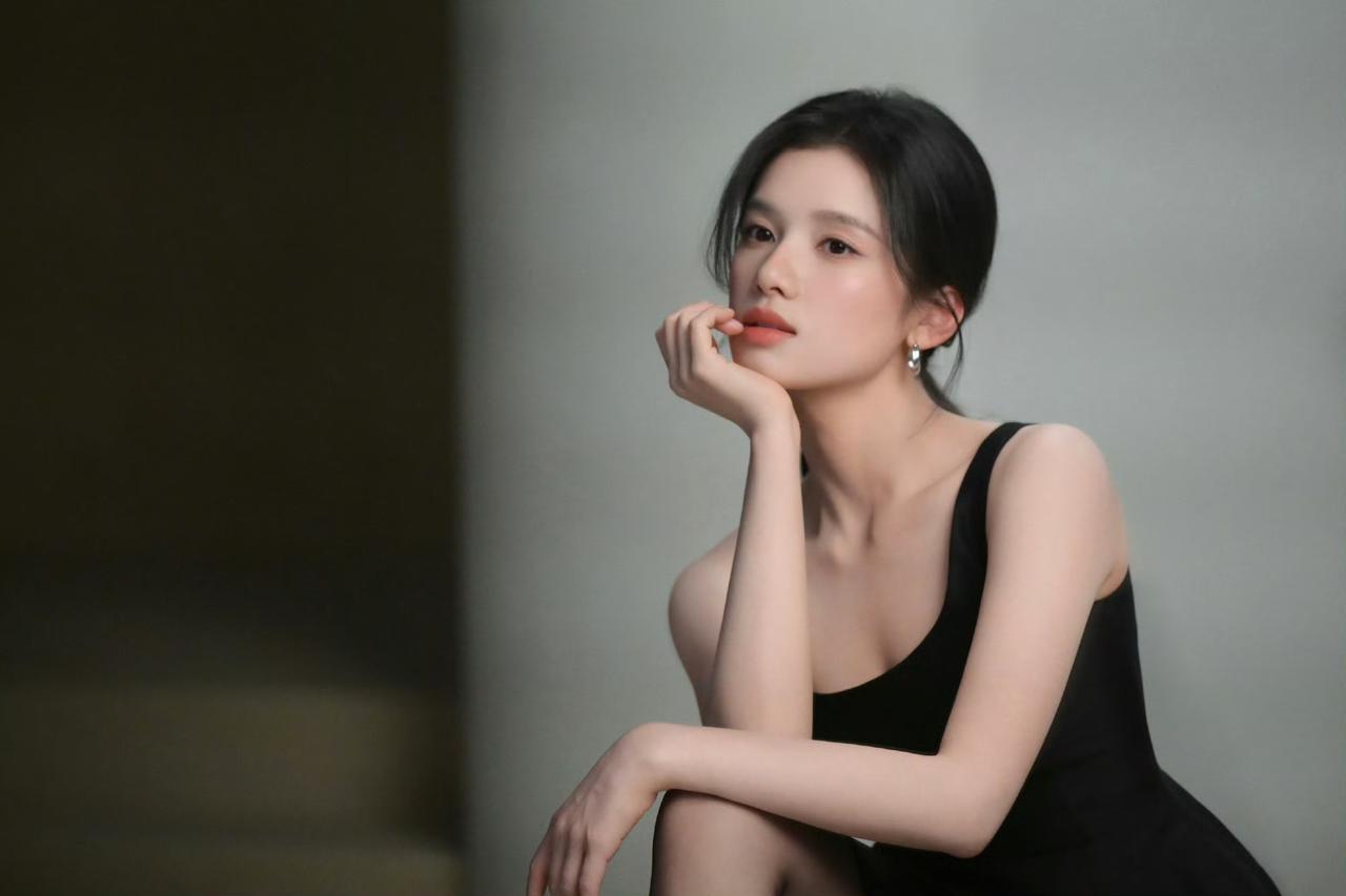 婧仪的黑丝[奸笑]
张婧仪