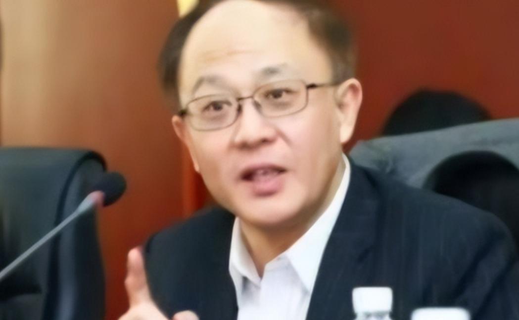 中美“差距”究竟在哪？ 邱震海 语出惊人：“中国辛辛苦苦在14亿人中培养人才，老