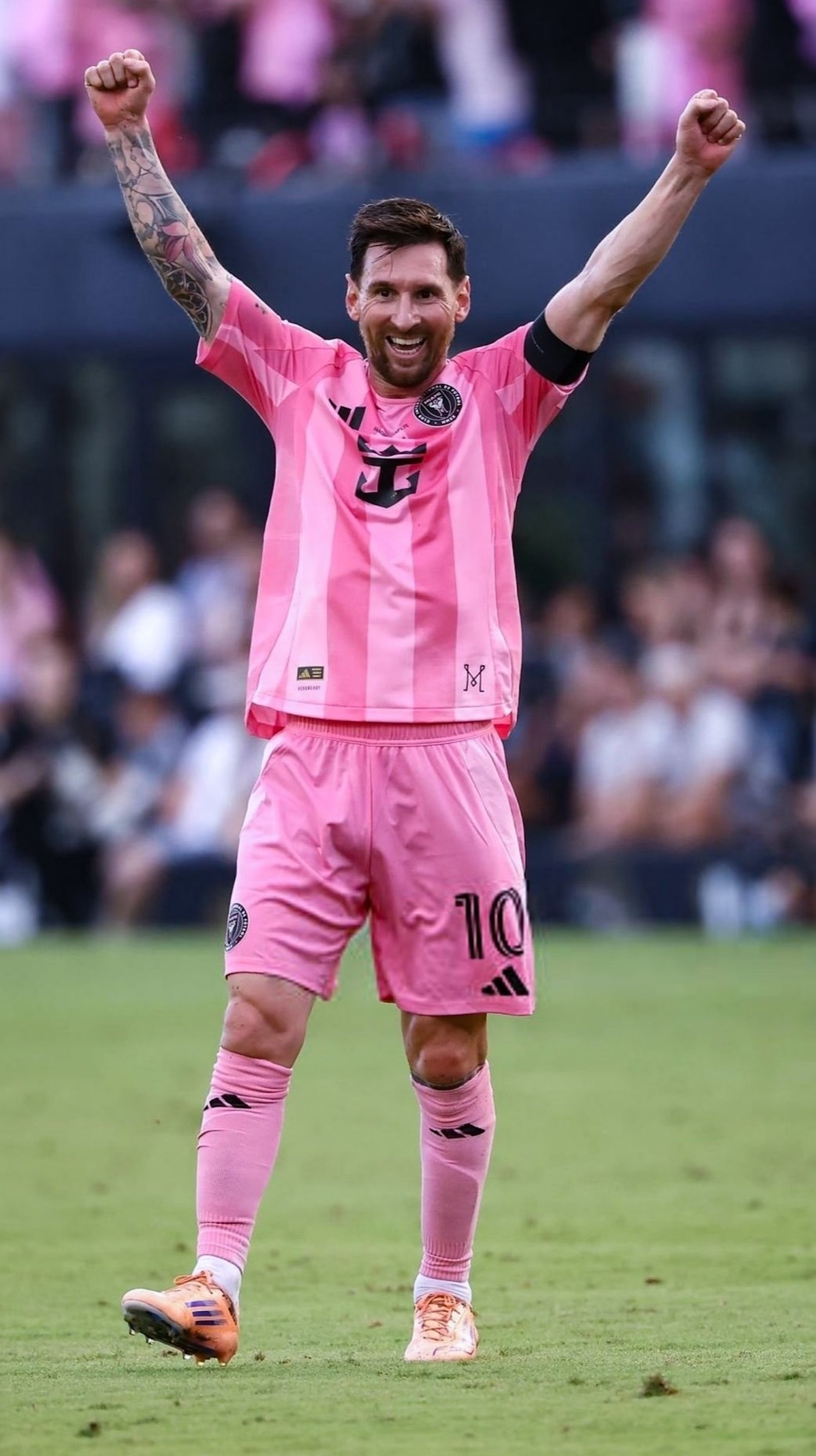 梅西新年首秀冲击开门红：两大好友退役送别，巅峰对决孙兴慜北京时间2月22日10: