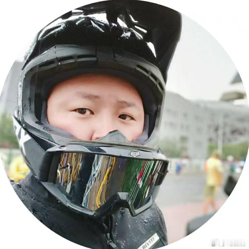 闫鹤祥减肥也是懂货比三家的阎鹤祥减肥不内耗只内卷大厂 笑不活了阎鹤祥，体检查出重