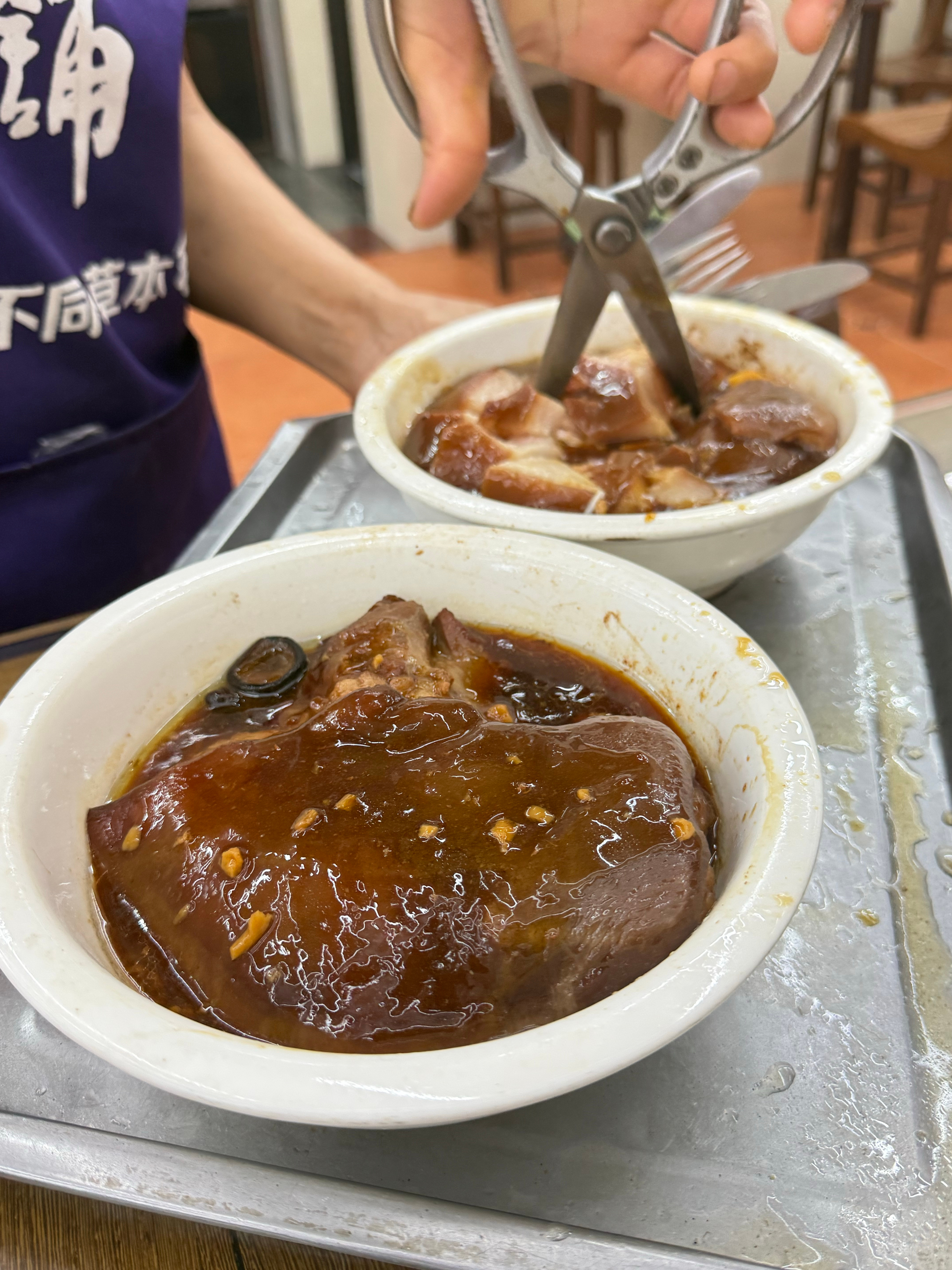 你们晚上吃什么？泉州永春这个猪脚包太香了，肥而不腻特别好吃😋 