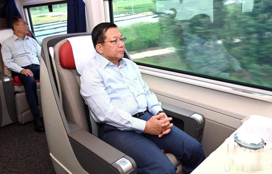 敏昂莱访华，在结束在京行程后，乘坐高铁前往上海。 