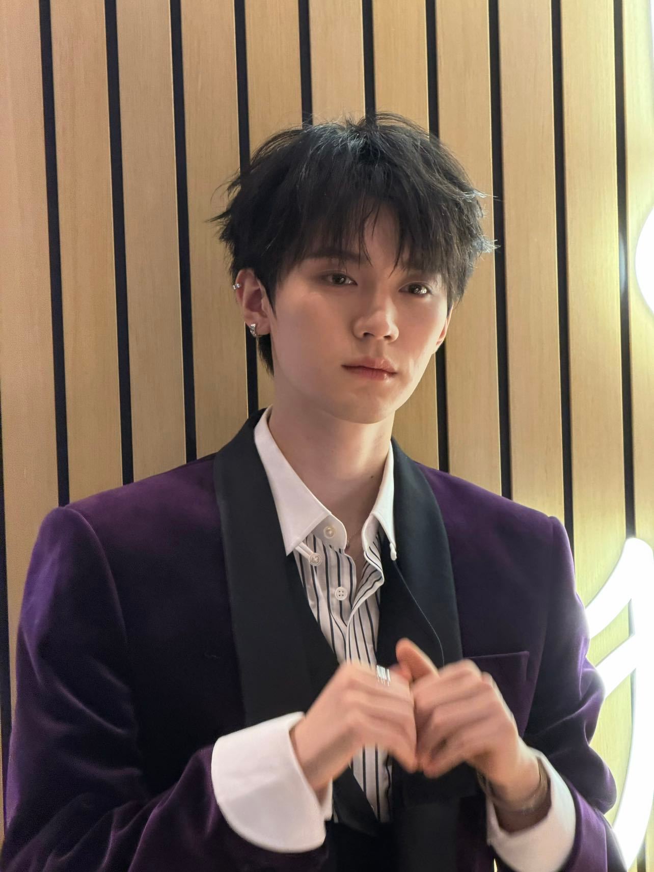 周翊然这居然是周翊然生图周翊然杭州见面会生图 生图镜头下的颜值暴击！少年感与优雅