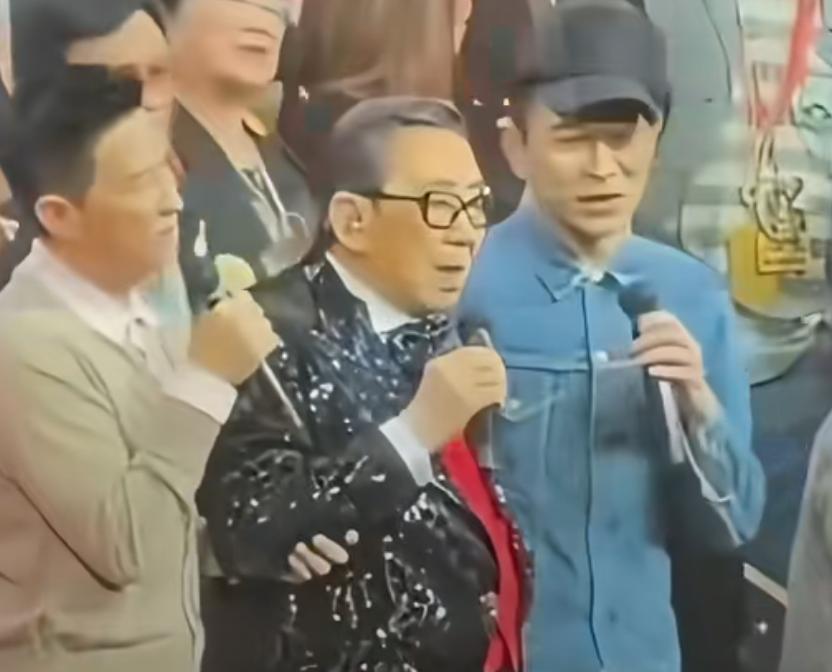 香港精神被赋予了新的意义！特别是伴随我们长大的香港明星们，他们都到了一定年龄，但