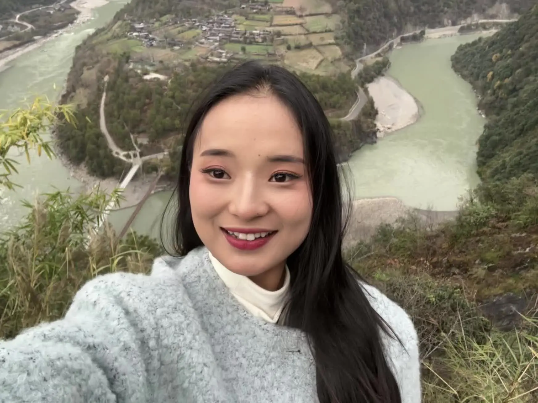 也是来到了丙中洛