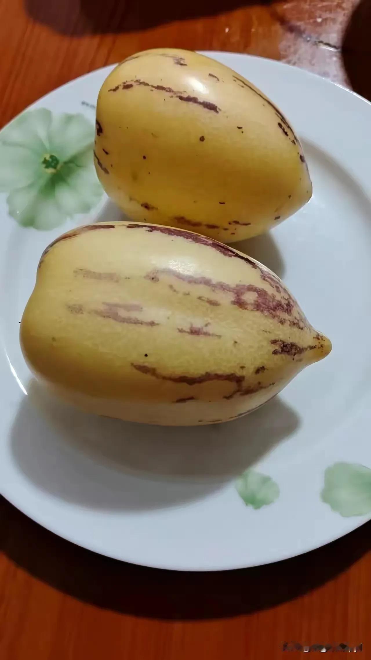 本来挺好吃的，可猪八戒吃的太快了。孙悟空问八戒。这水果什么味，八戒回答。吃的太快