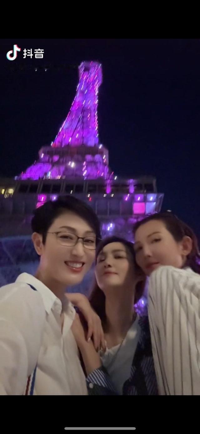 现年53岁的前无线（TVB）女星洪欣育有一子一女，虽然年过半百依然冻龄有术，而洪