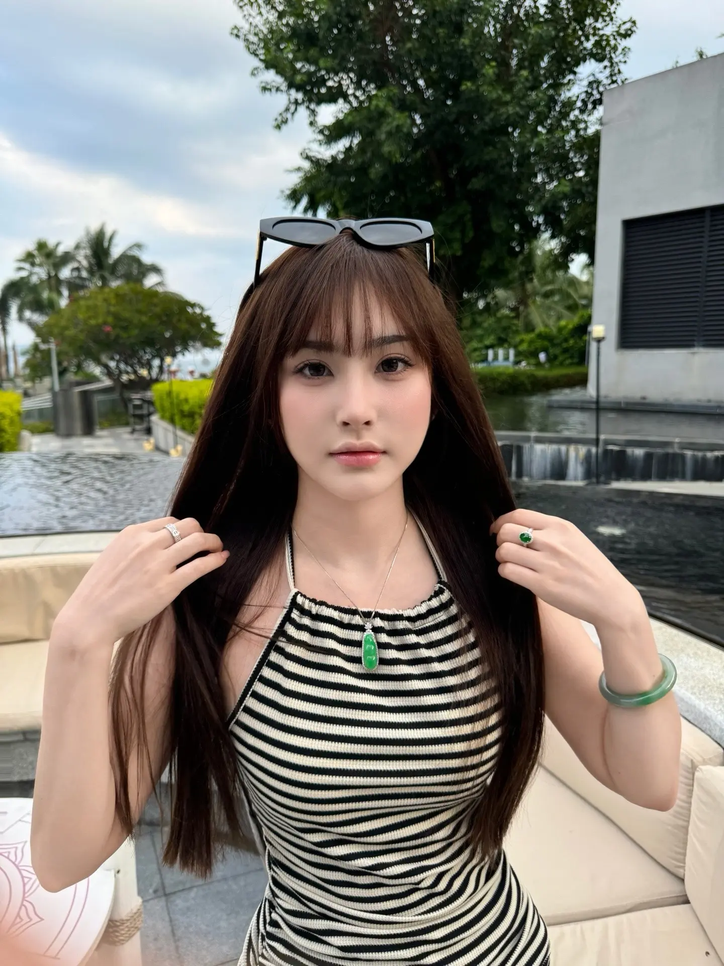 神经，就隔着手机聊了几天，你就爱上了？感觉你好吓人，你才是真的神经病，互删吧