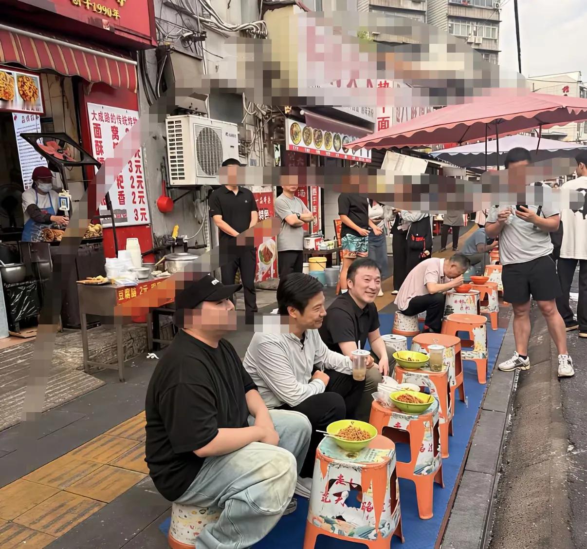 从营销角度看，这绝对是一次“成功的失败”。雷军最近又火上了热搜。是关于吃热干面的