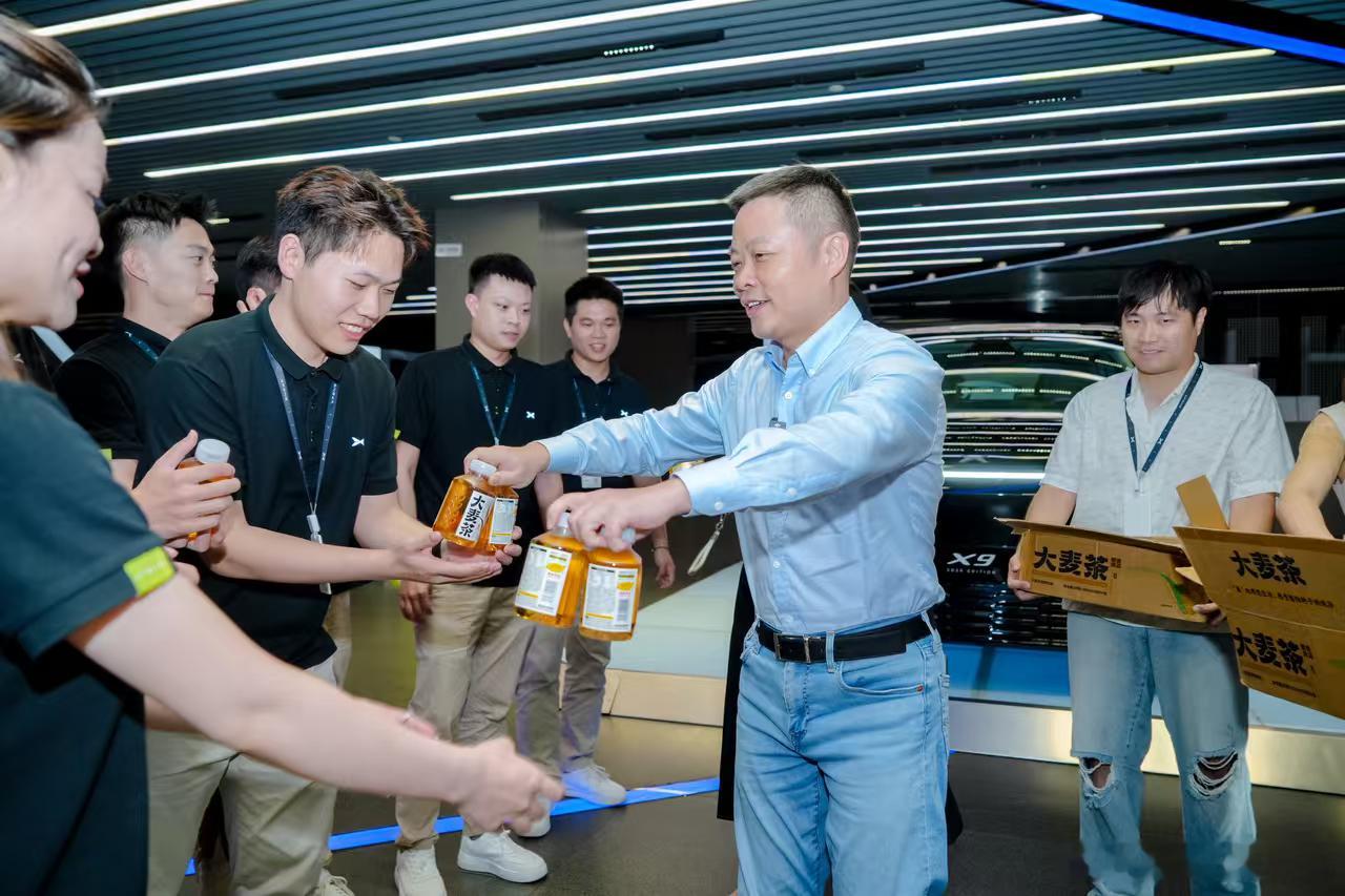 🚀8月27日19:00，全新小鹏P7上市发布会将开启直播！一起见证“梦想之车”