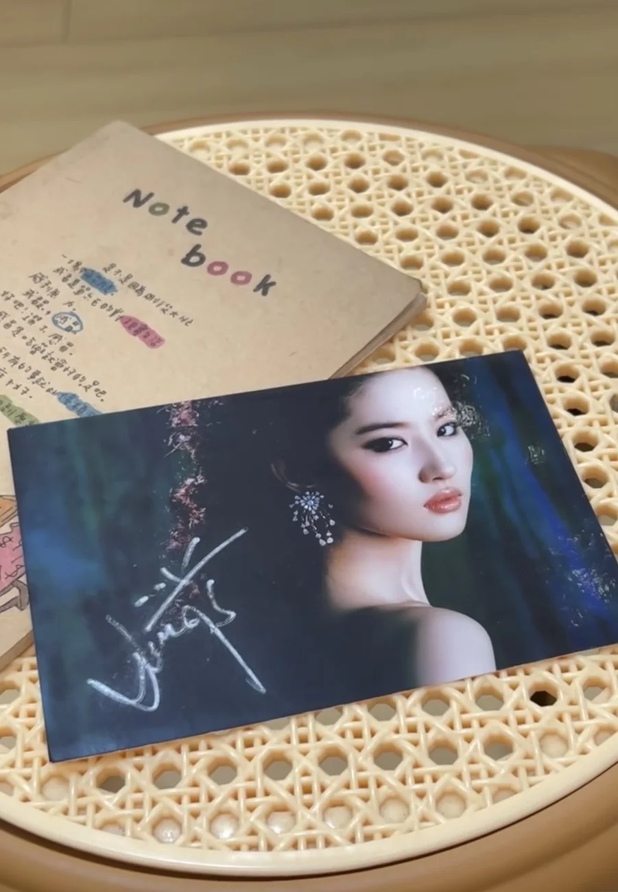 帮我看看这是茜茜多大年纪拍的？