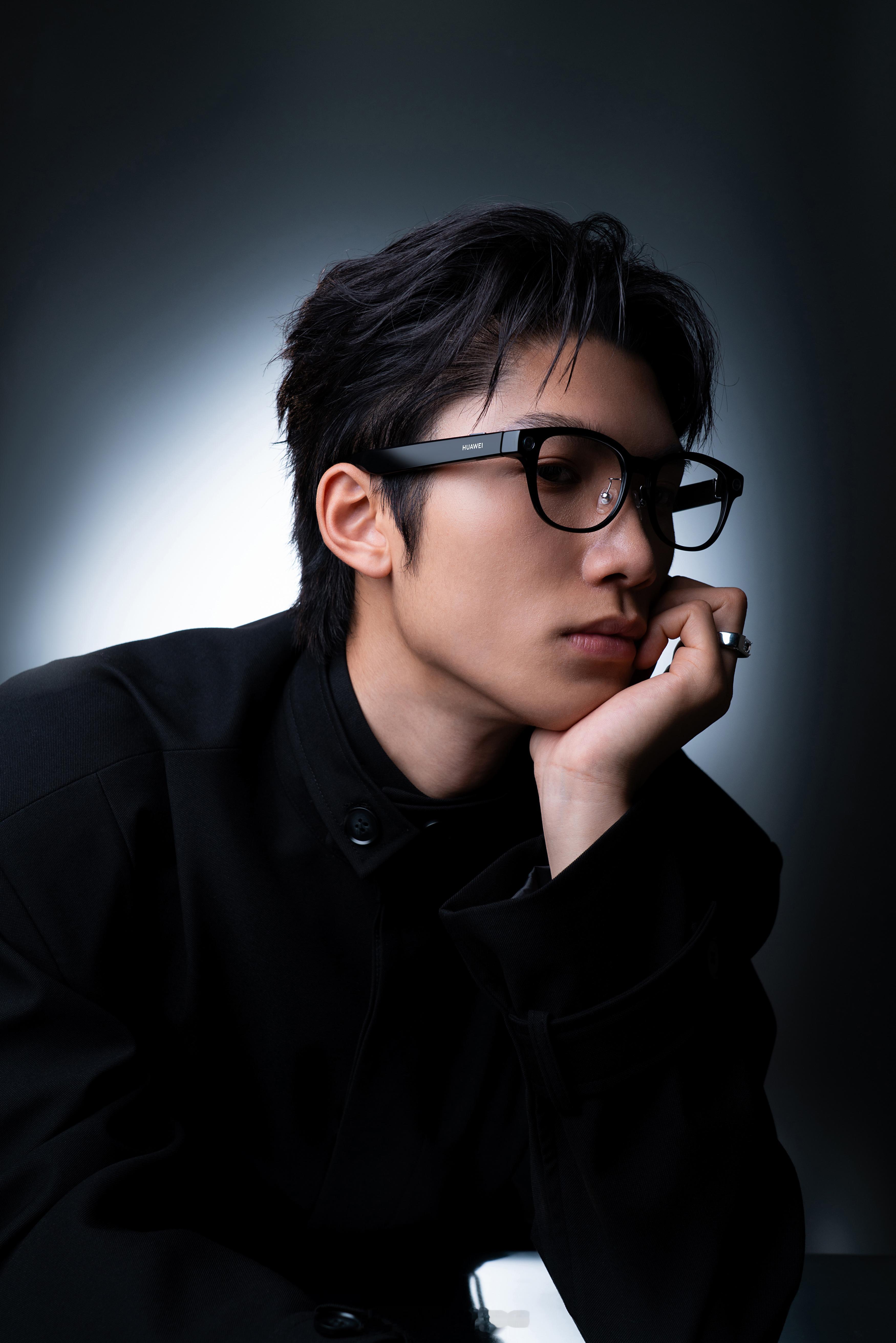 华为发布业界最轻AI眼镜华为AI眼镜我是真有点心动了，用它来拍摄第一人称视角的视