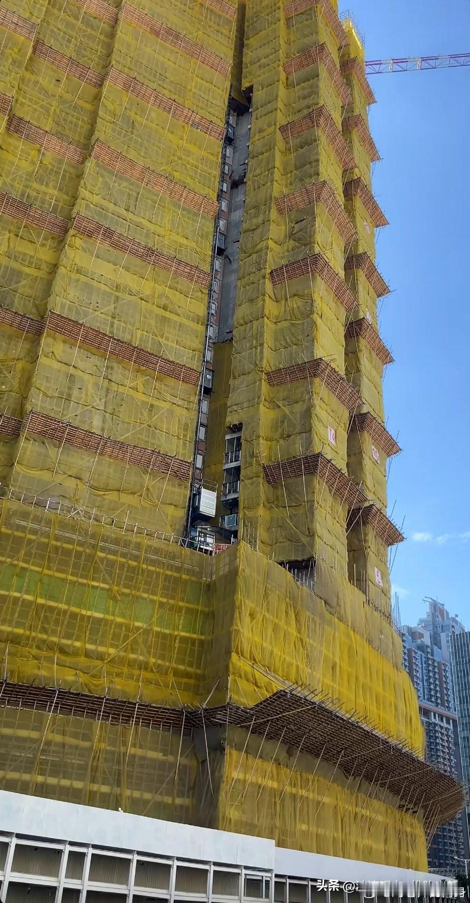 安全永远都是最重要的，安全无小事！
香港至今仍在沿用竹脚手架，竟还有人宣称它比金