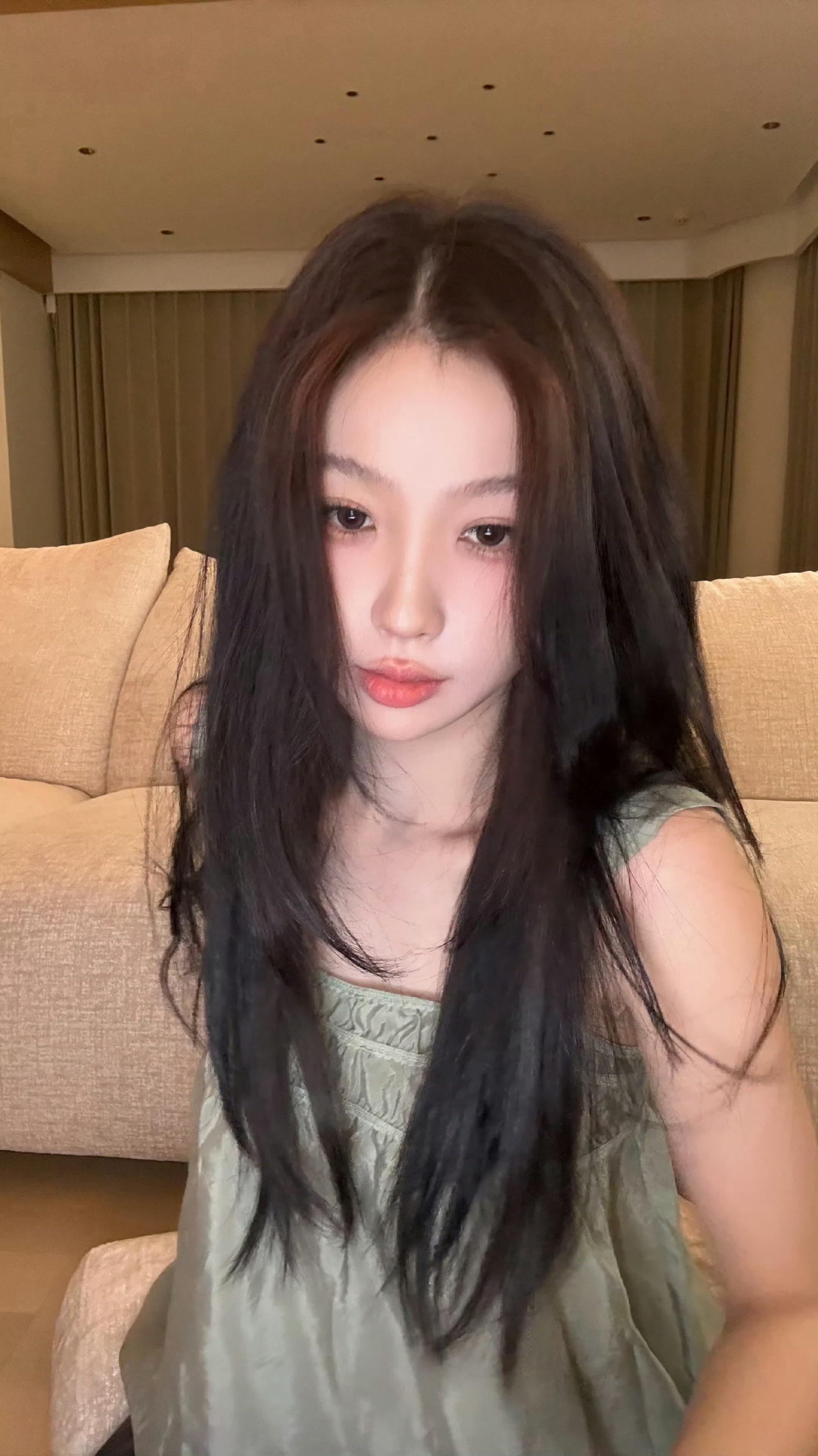 这嘴还以为是吸瓶盖了呢 