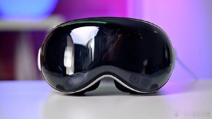 Apple Vision Air要来了，这是一款比当前型号更轻、更便宜的版本。为