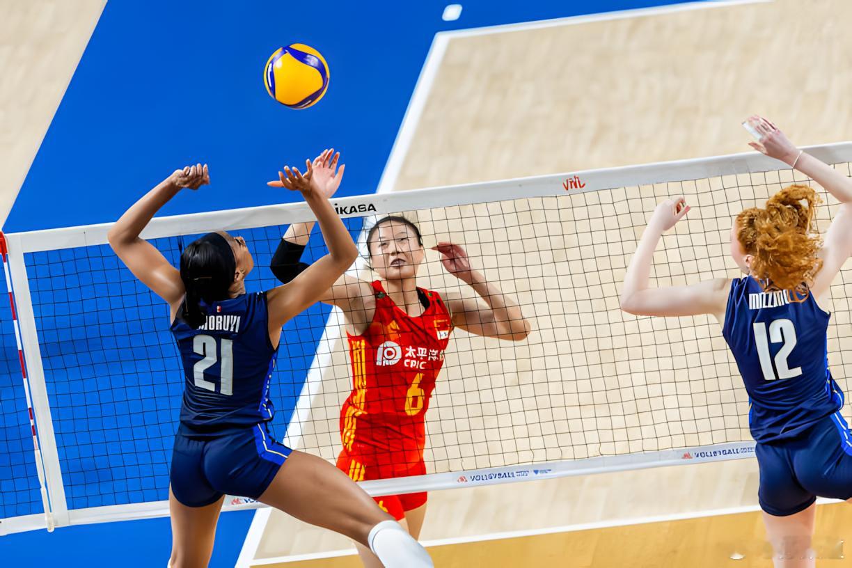 2025世界女排联赛中国女排vs意大利女排中国女排大概三年前，也就是2022年6
