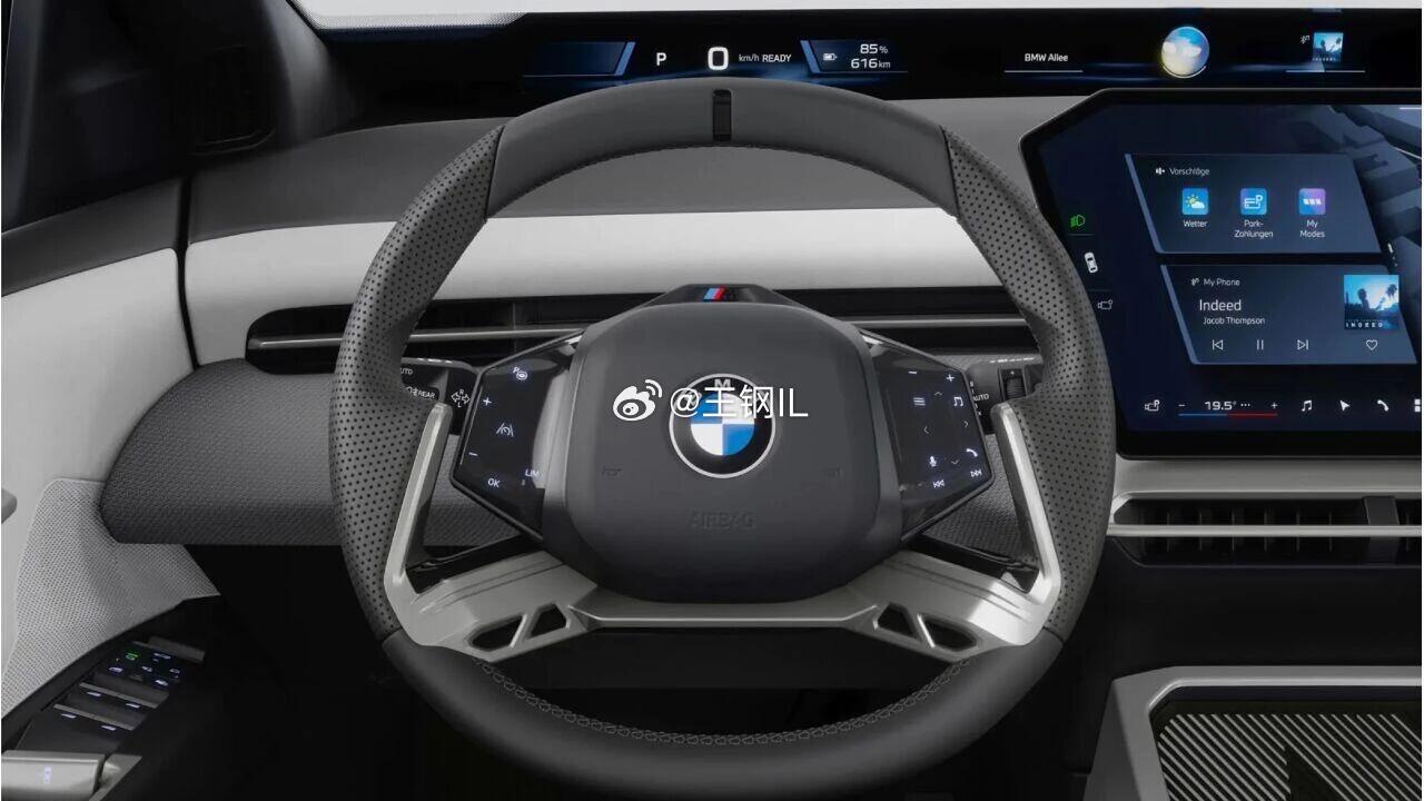 后续的宝马三款方向盘样式，你会喜欢吗！从明年开始宝马将会陆续换装新款方向盘，图一