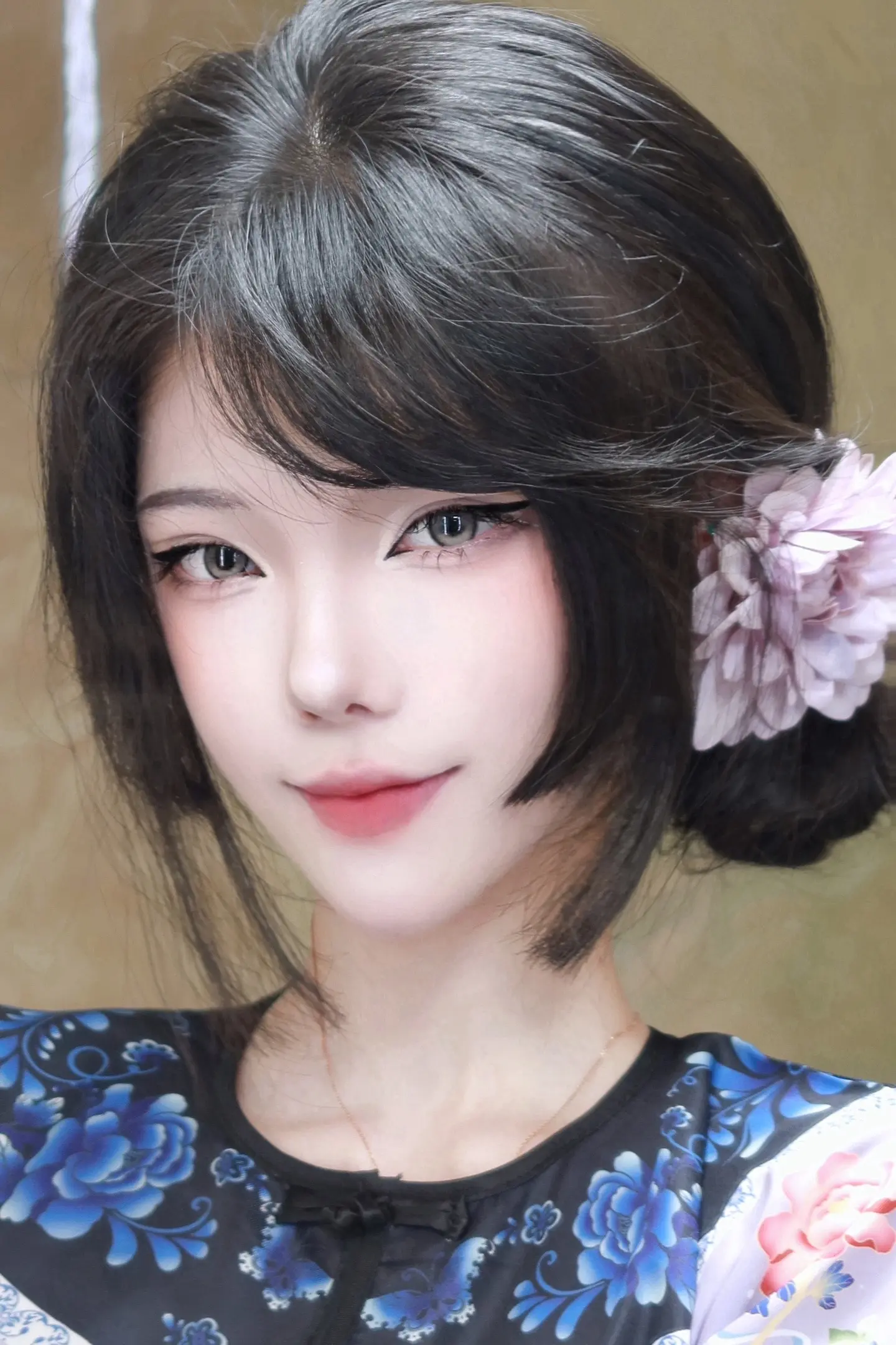 “她血泪向我告怜哀求 我卜万卦付之东流”