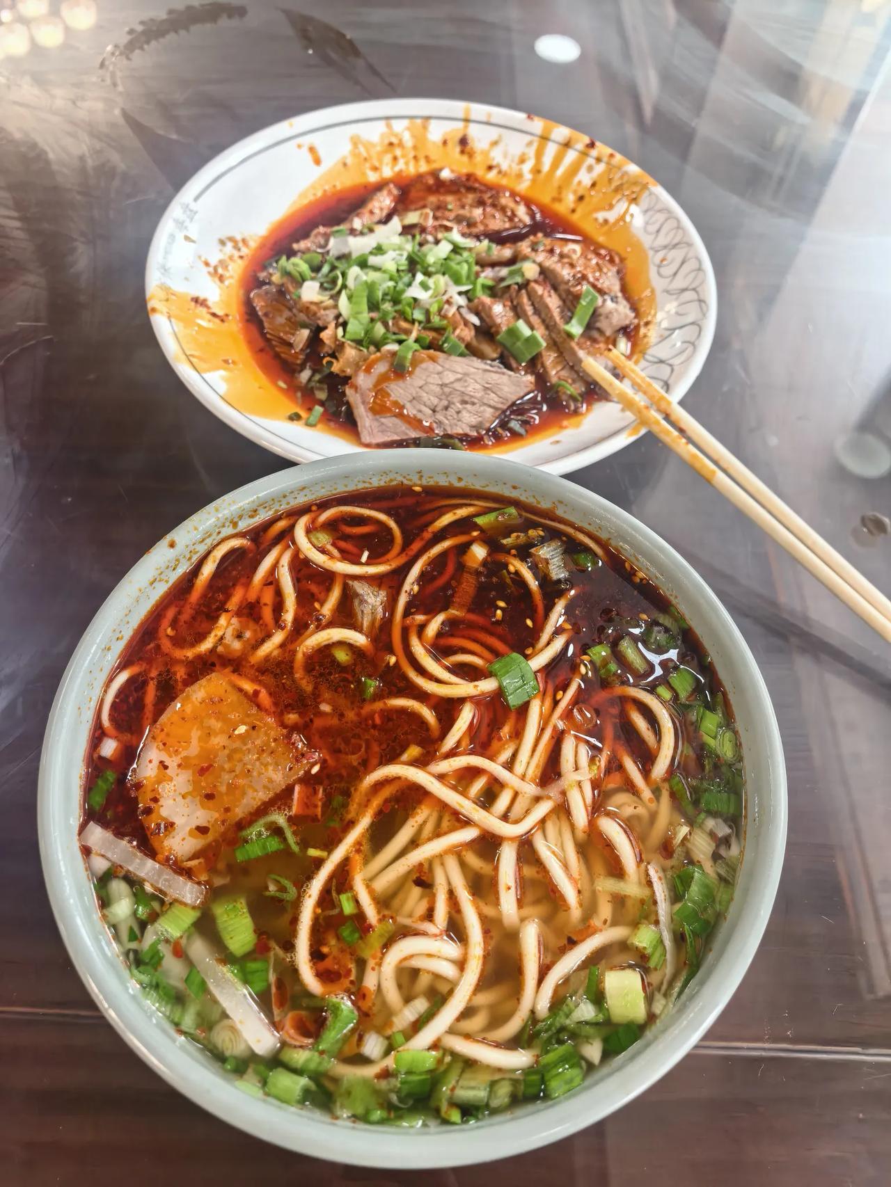 咱就说，作为一个面食+肉食动物，这诱惑谁能抵抗得住？！甘肃 临夏 大家都知道这些