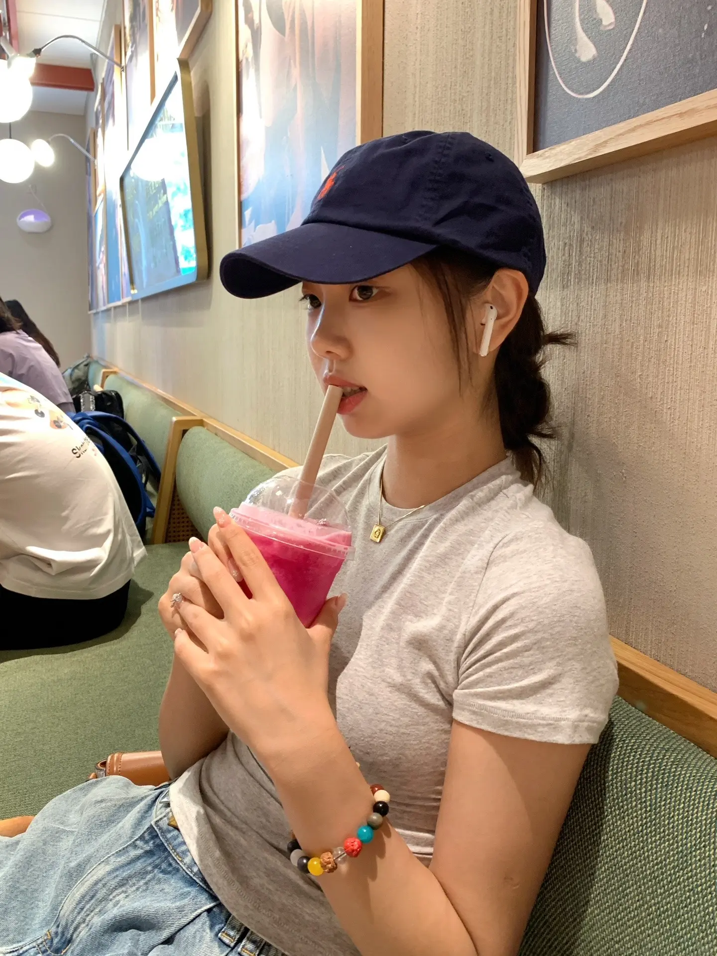 素颜才会有的松弛感。