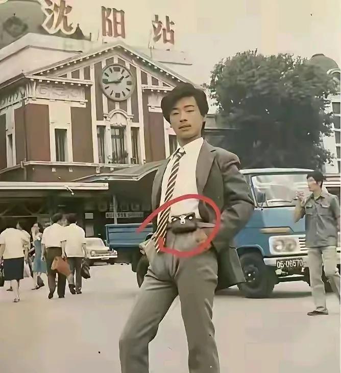 上世纪八十年代的青年