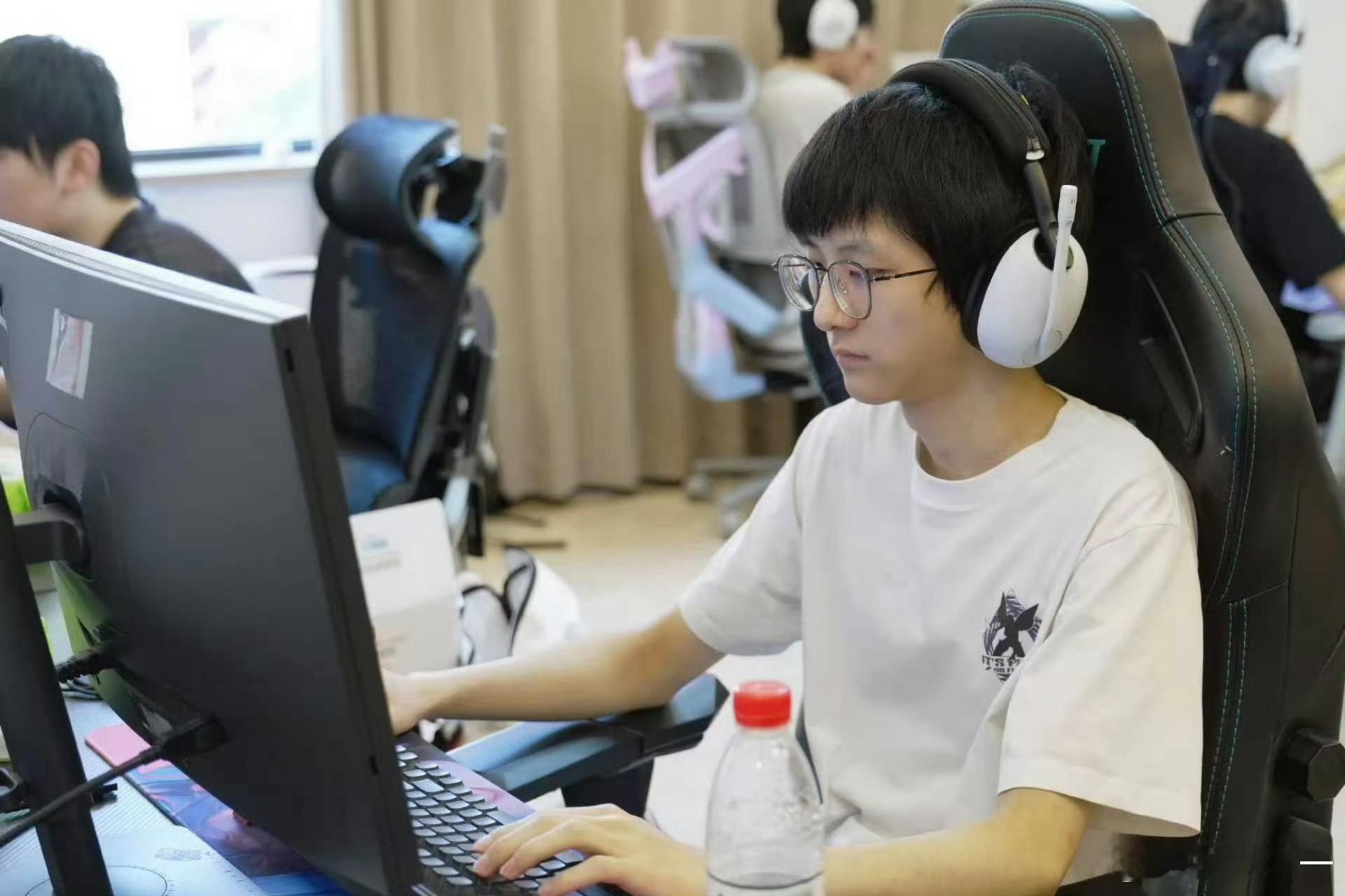 这纯欺负老实人来的，真正实现承诺的该是ICE吧[doge]美国驻华大使馆TES粉