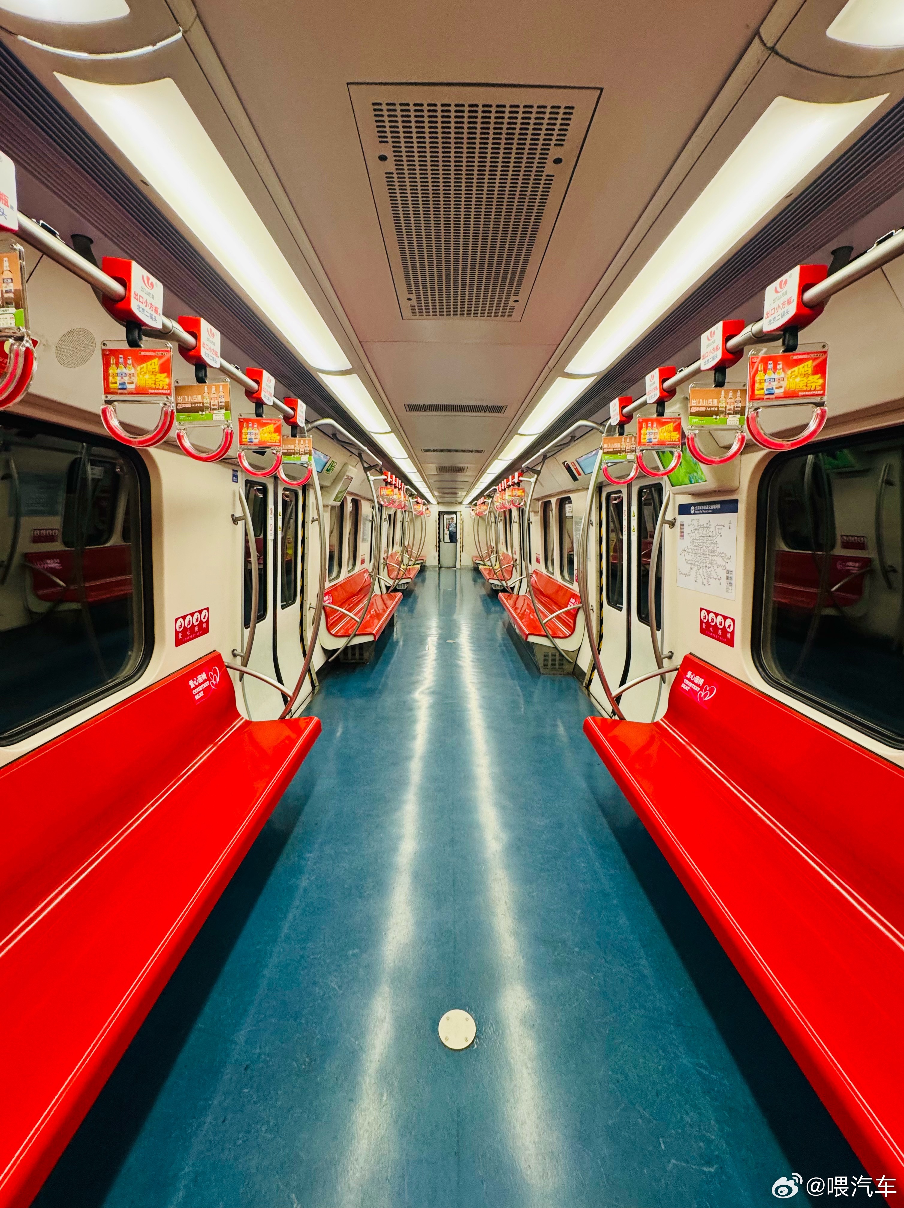 遇到老款车了🚇真让人怀念啊 北京·苹果园(地铁站)