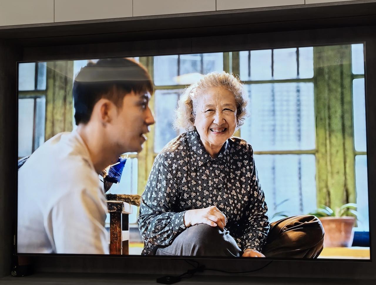 好久没这么痛快的哭过了
      昨晚开始追剧《岁月有情时》，其实一开始我对黄