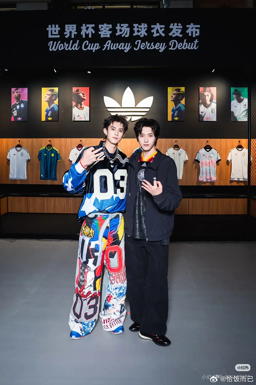 果然明星不是随便当的 看看王鹤棣的头身比 