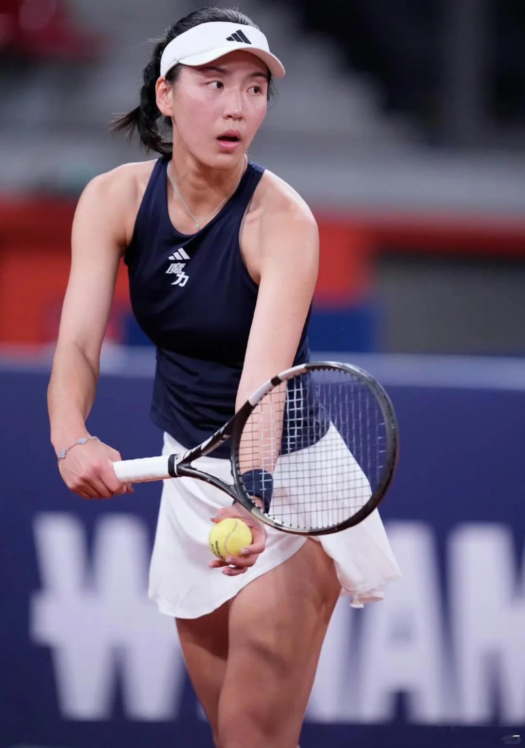 看了几个球，就一直在听解说... 先是吞了隐形蛋，然后换真蛋。这个数量的自身失误