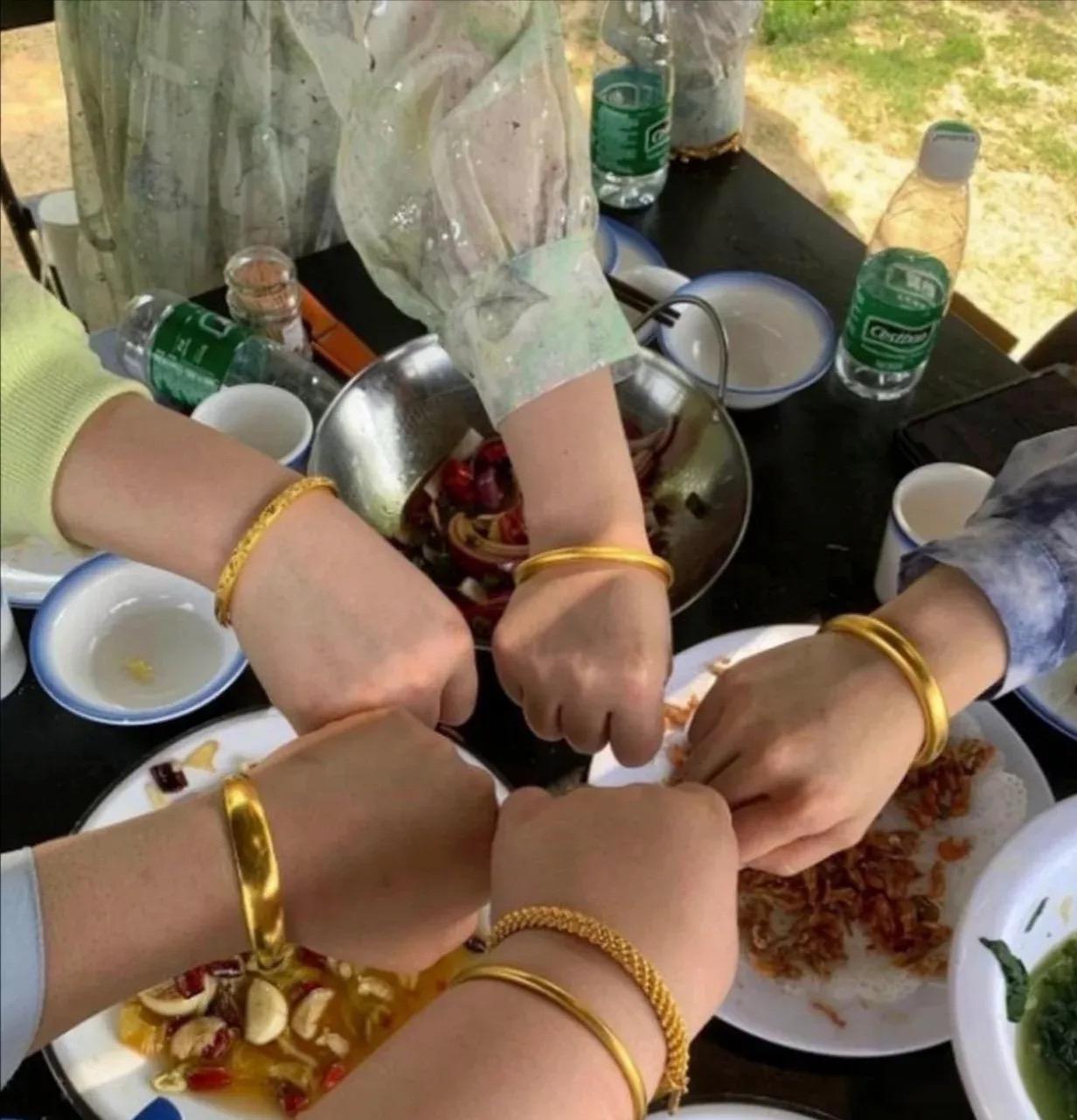 现在聚会就是显呗