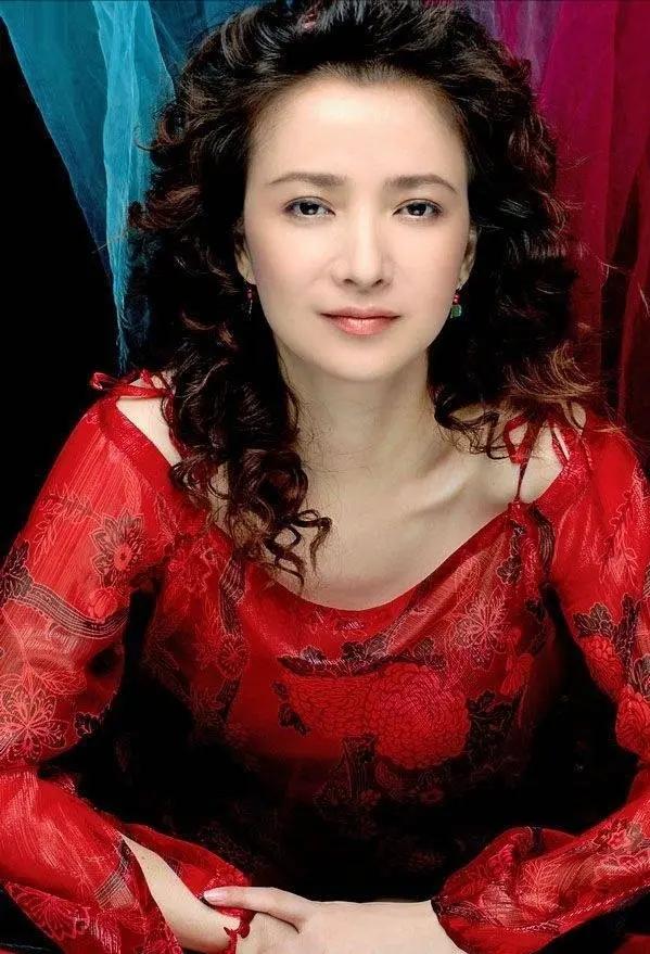 何晴辞世，古典美人落幕，演遍四大名著的唯一演员，令人惋惜
 
2025年12月1