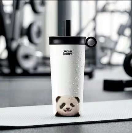 居然是成龙咖啡的吸管冰霸杯