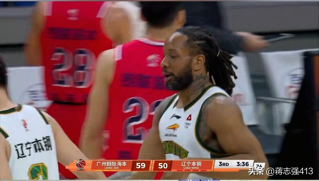 辽宁男篮前三节打得啥啊，气势一直被广州龙狮压着，眼看分差缩小点就被拉开了，三节比