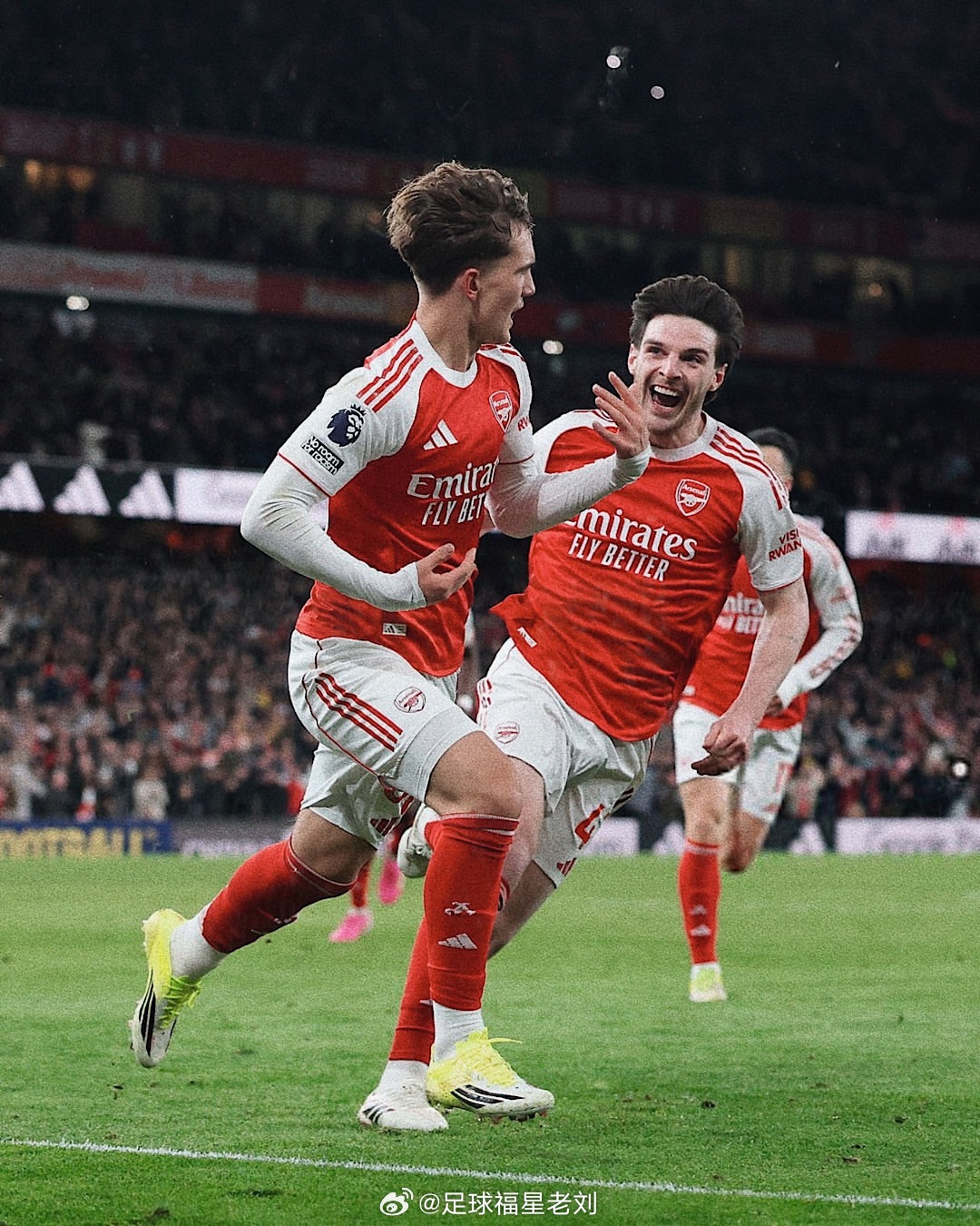 阿森纳2比0埃弗顿新纪录诞生！16岁马克斯·道曼成为英超史上最年轻进球者。半场奔