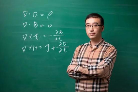 清华北大双料学霸李永乐，在北京找工作的过程中处处碰壁，外企不要他，500强也不要
