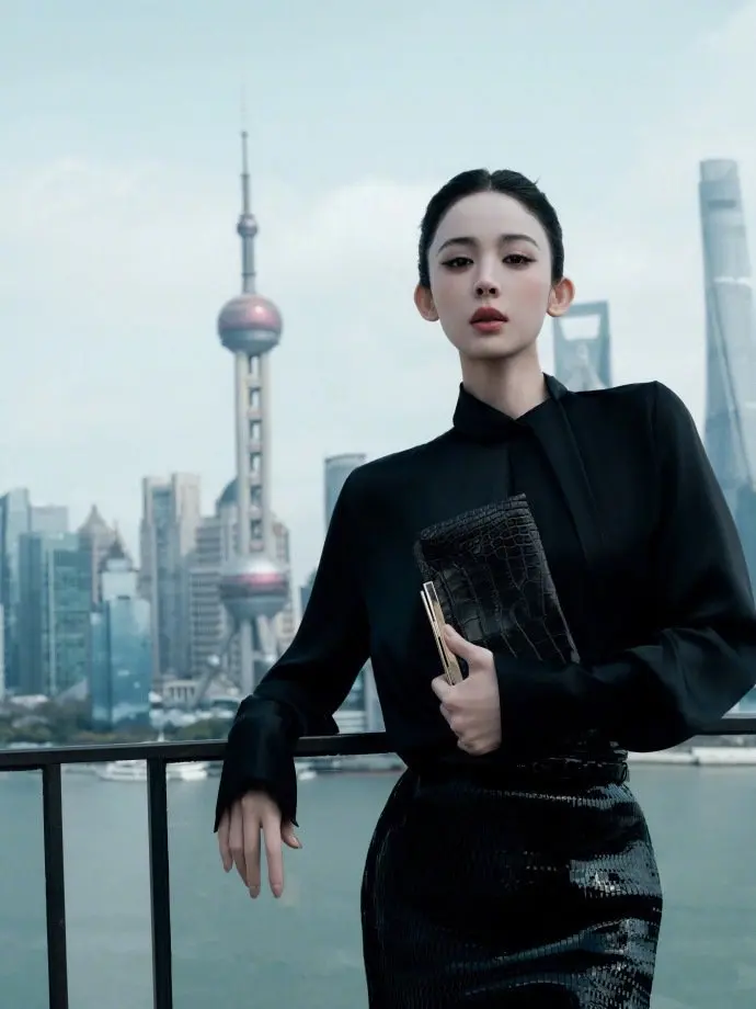 娜扎。