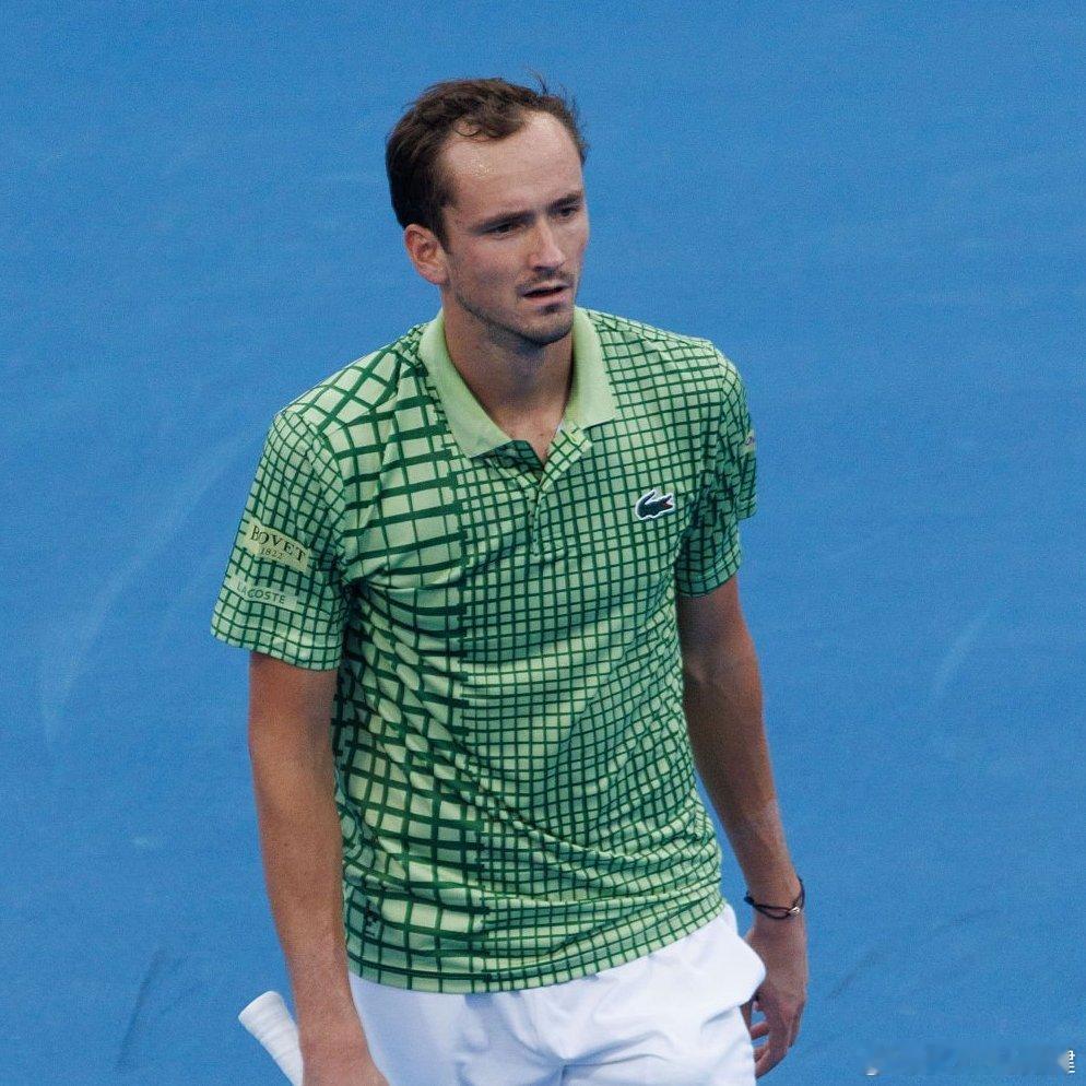 梅德韦杰夫希望建立仅包含大满贯和大师赛的排名系统。 “这是缩短赛程的唯一方法。但