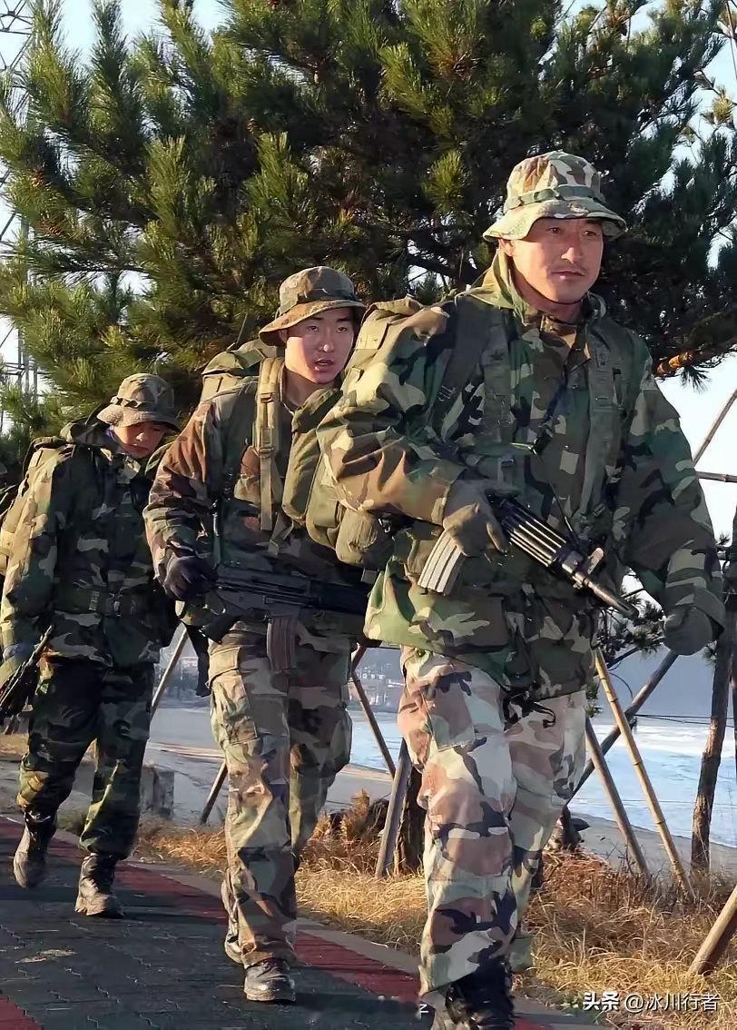 12日和13日两天，一名乌克兰士兵接受媒体采访时表示，朝鲜特种部队出现在他们面前