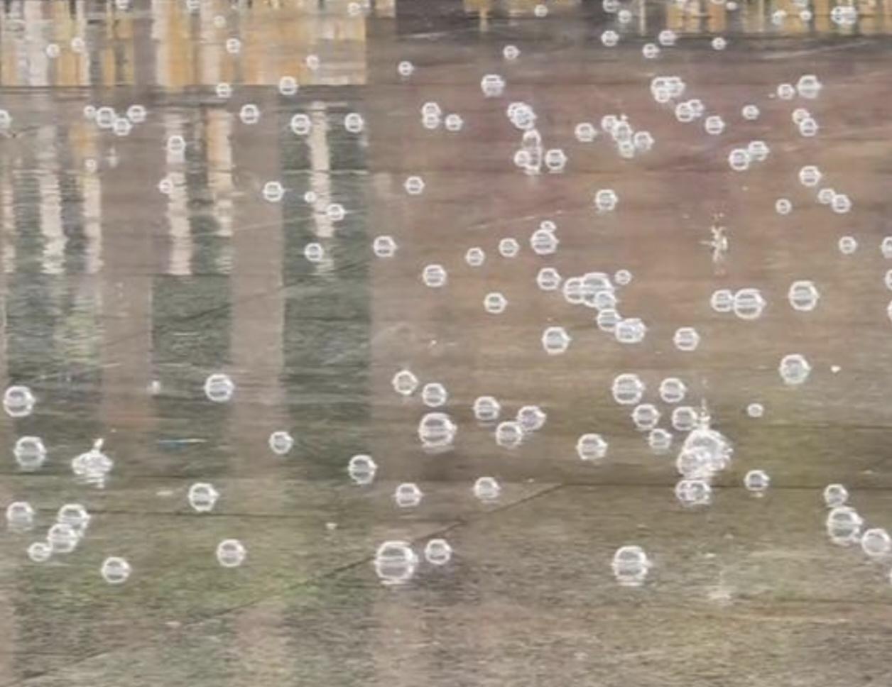 別下了别下了
        管理天空中的降雨是由中国古代神话中的雨师和龙王负责
