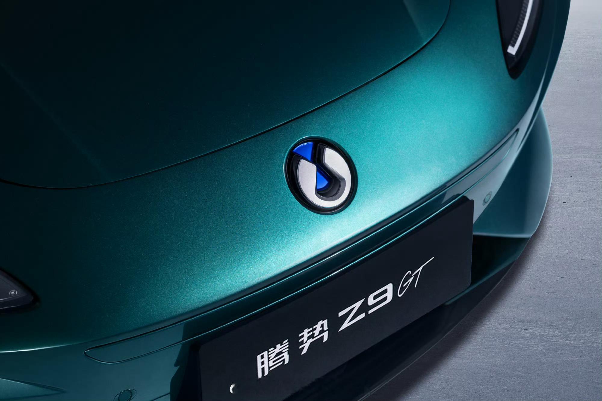 减少过度设计，让这么帅的型的GT车型重生吧。我不相信厂家不知道问题在哪儿。全新腾