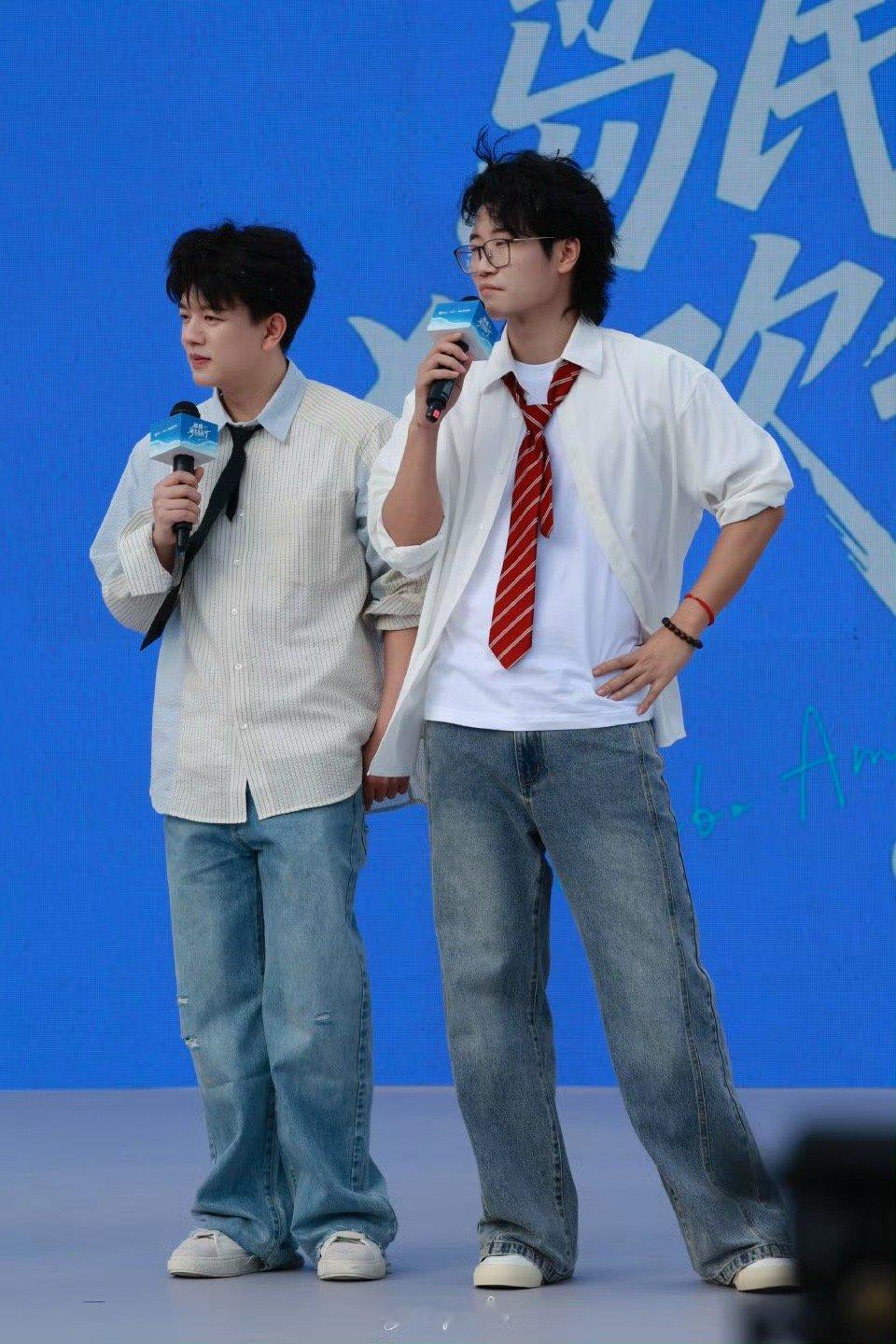 徐浩伦谭湘文掌管塑普的神 听他们聊天仿佛在追单口喜剧！塑普的魔性节奏配上生活化笑