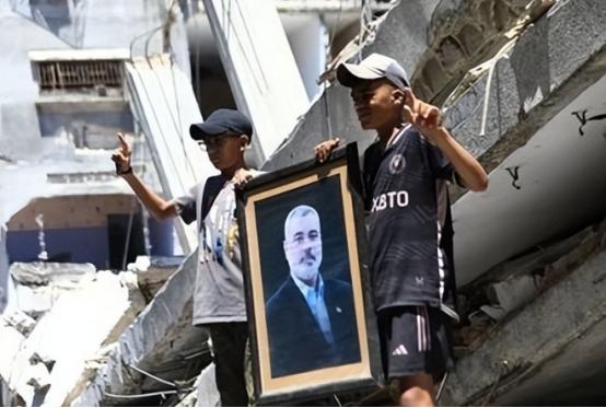 短短两天内，伊朗大骗局露馅，最高领袖阵亡，美以双双栽跟头

麻烦看官老爷们右上角