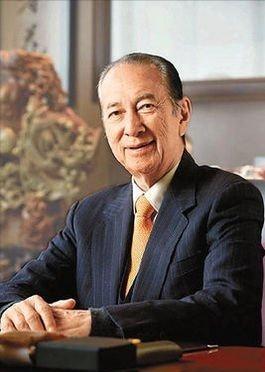 1985年，谢贤欠下了1600万赌债，被逼债，走投无路，妻子狄波拉经谢贤同意后，