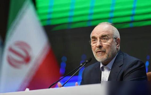 两边的方案一对比，我直接看傻了，这哪里是谈判，这是抢钱啊！

伊朗提的那十条哪是