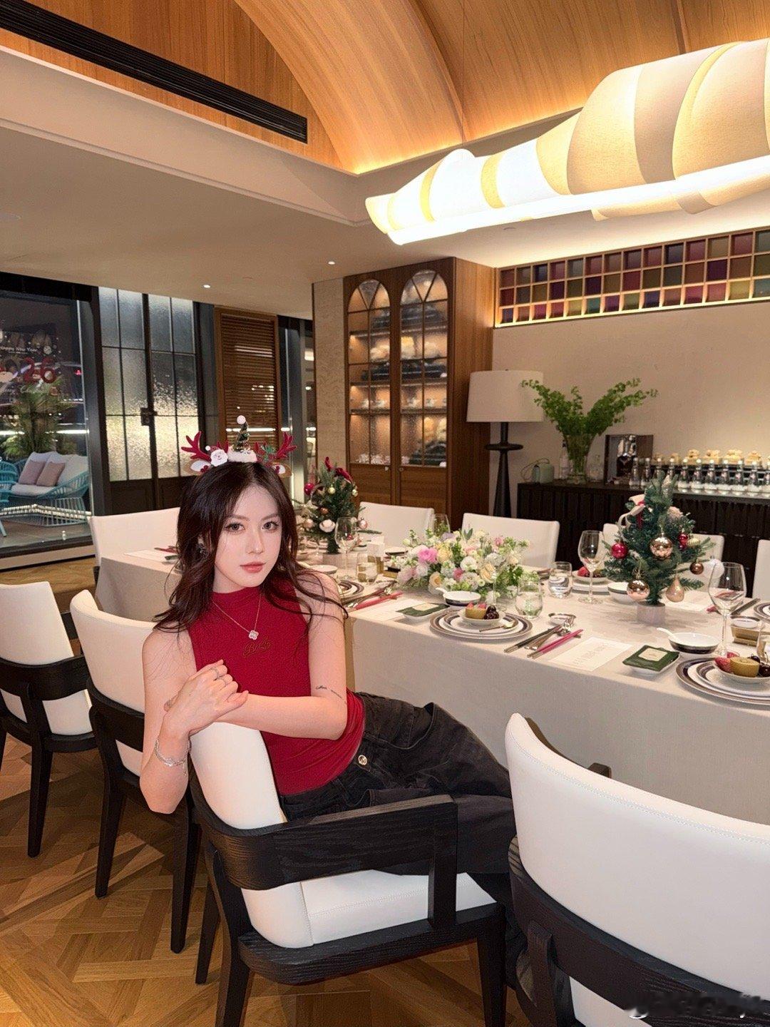 昨天的圣诞聚会🎄还有好冷的海边 