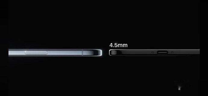 iPhoneUltra渲染图曝光 该机摒弃花哨渐变与炫彩后盖 仅推出简约太空黑、