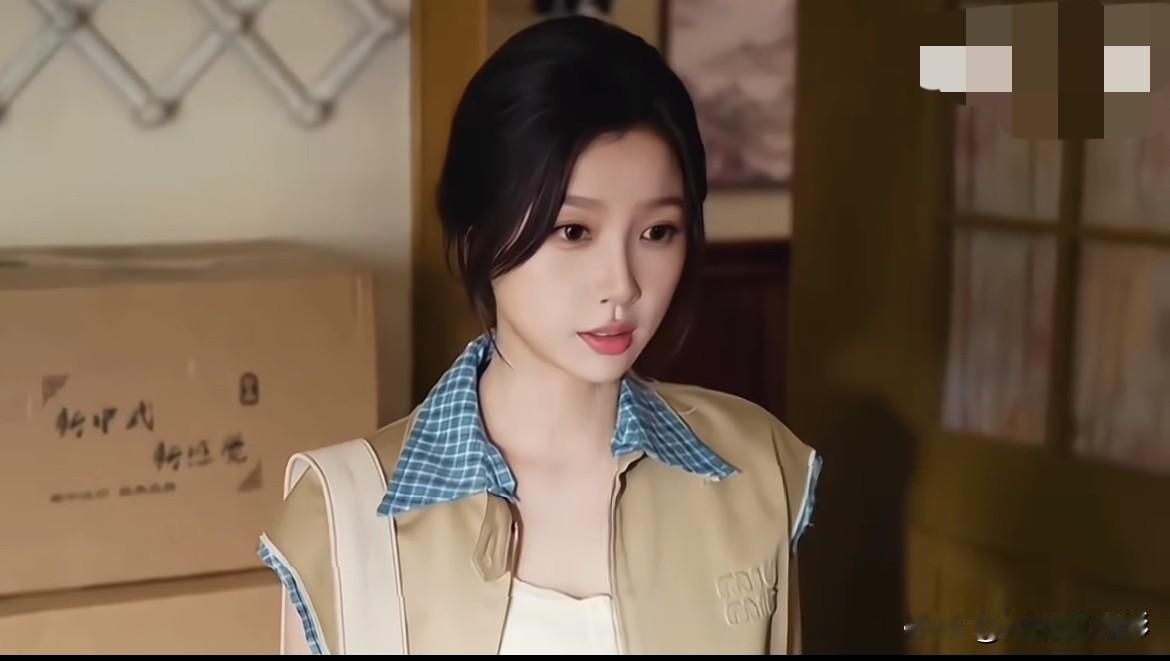 虞书欣独挑大梁杀出重围，《灿如繁星》爱奇艺首日开局热度72261，榜单稳坐第四，