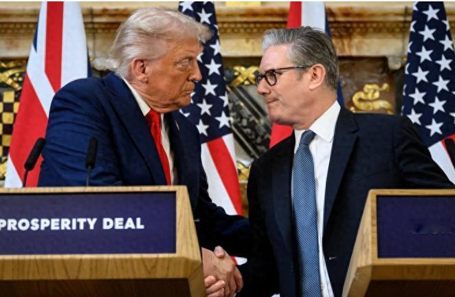 这盟友当得也太憋屈了，看到英国没跟着站队，特朗普公开放狠话要作废美英贸易协议，这