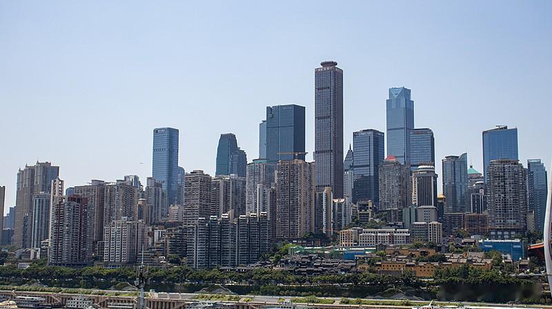 刷到重庆市妇幼保健院党委书记叶凯被查的消息，第一感觉着实唏嘘。
这家医院是无数备